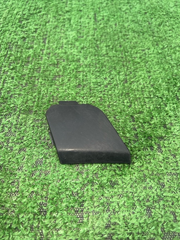 Заглушка буксировочного крюка, 500 рублей, Красноярск