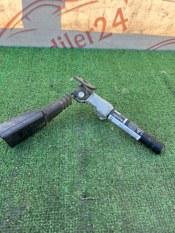 Преднатяжитель ремня безопасности, 1000 рублей, Красноярск