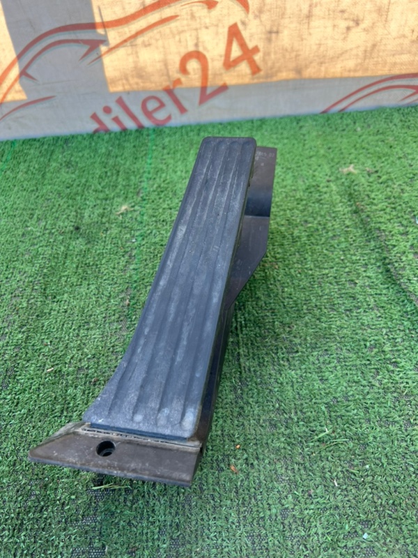 Педаль газа, 1000 рублей, Красноярск