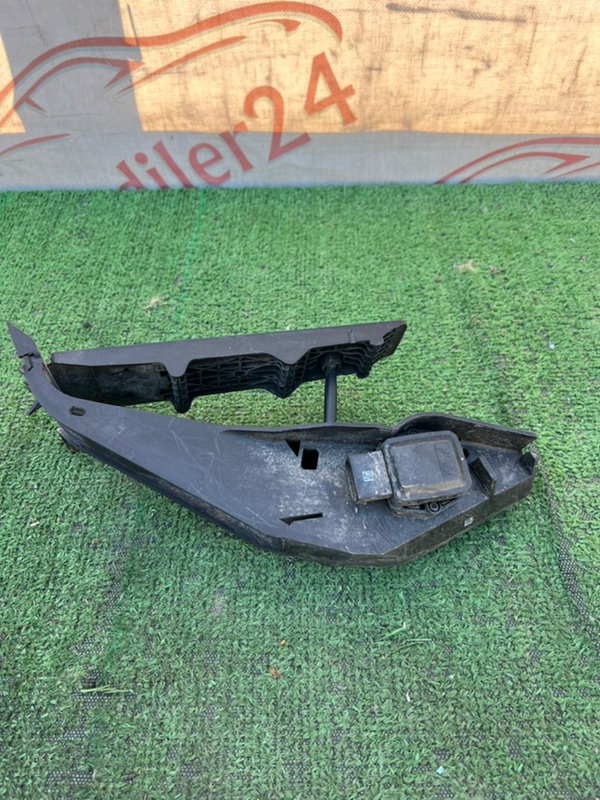 Педаль газа, 1000 рублей, Красноярск