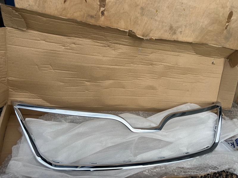 Молдинг решетки радиатора, 4500 рублей, Кузнецово