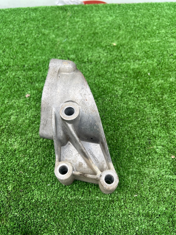 Кронштейн промежуточного вала, 3000 рублей, Красноярск