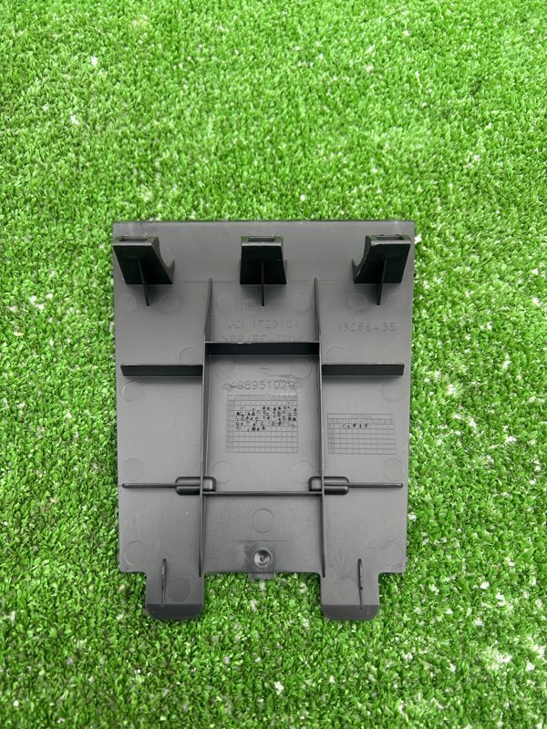 Крышка блока предохранителей, 500 рублей, Красноярск