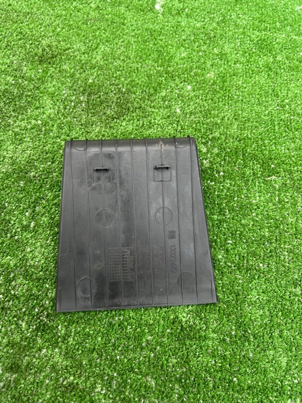 накладка консоли передней панели, 500 рублей, Красноярск