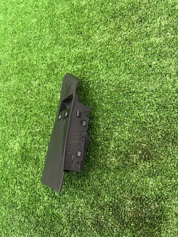 Кнопка стеклоподъемника, 1000 рублей, Красноярск