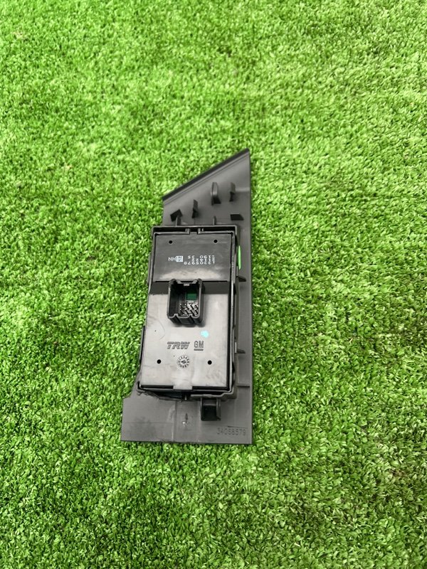 Кнопка стеклоподъемника, 1000 рублей, Красноярск