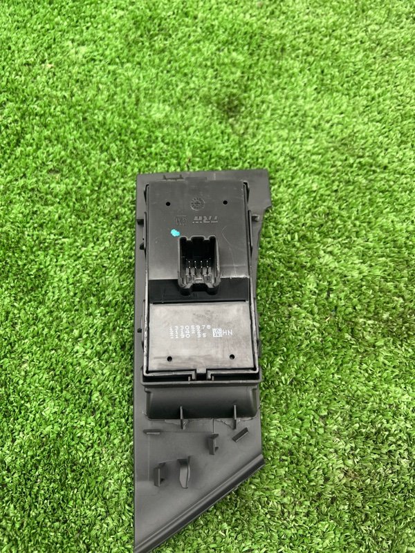 Кнопка стеклоподъемника, 1000 рублей, Красноярск