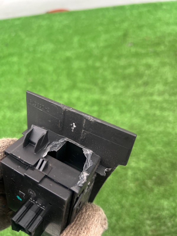 Кнопка стеклоподъемника, 1000 рублей, Красноярск