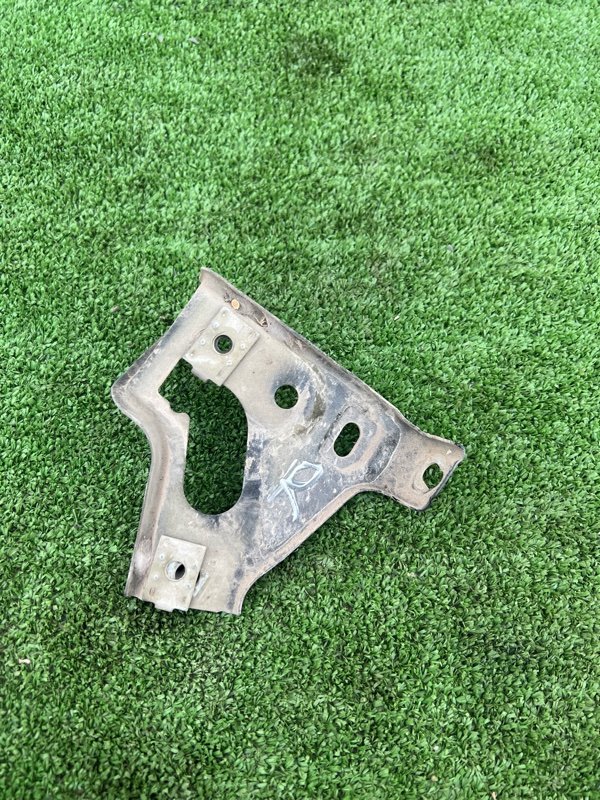 Кронштейн крыла, 1000 рублей, Красноярск