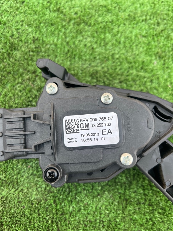 Педаль газа, 2000 рублей, Красноярск