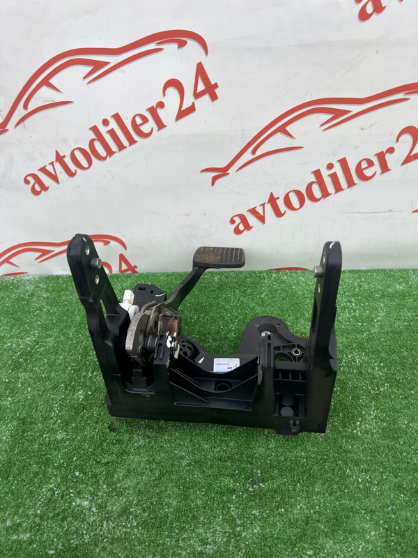 Педаль тормоза, 2000 рублей, Красноярск