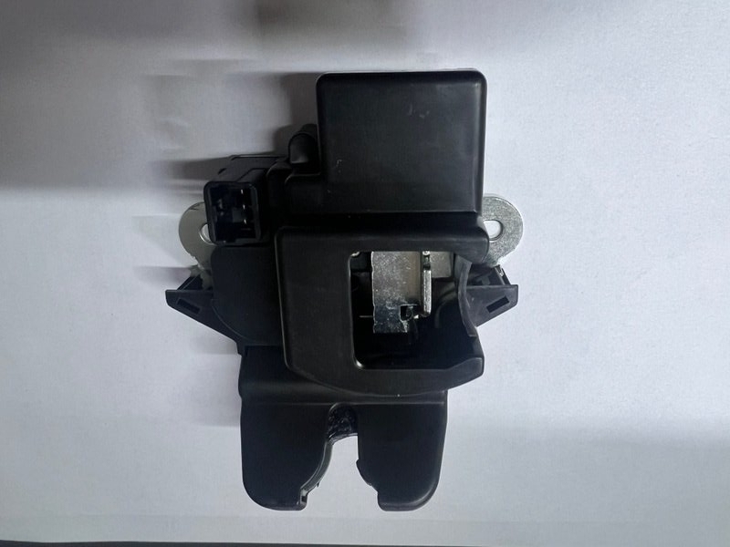 Замок багажника, 3400 рублей, Красноярск