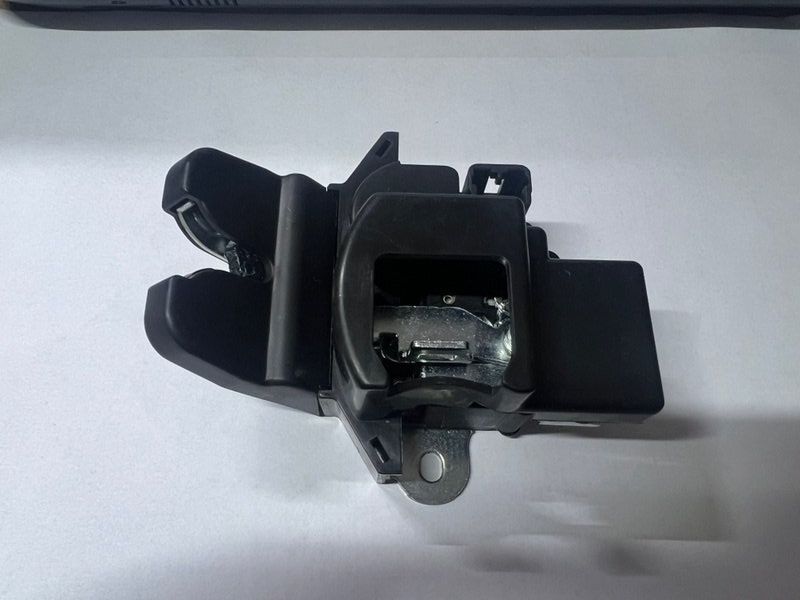 Замок багажника, 3400 рублей, Красноярск