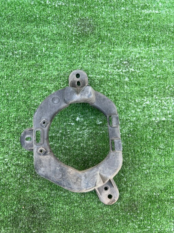 Кронштейн противотуманной фары, 1000 рублей, Красноярск