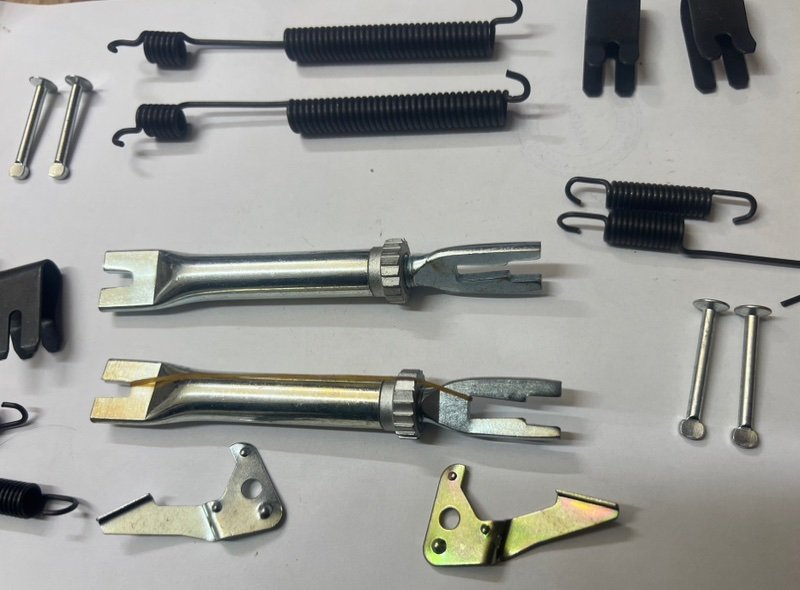 ремкомплект задних тормозных колодок, 1800 рублей, Красноярск