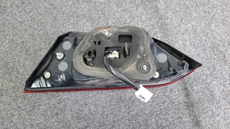 Фонарь в крышку багажника, 2000 рублей, Кузнецово