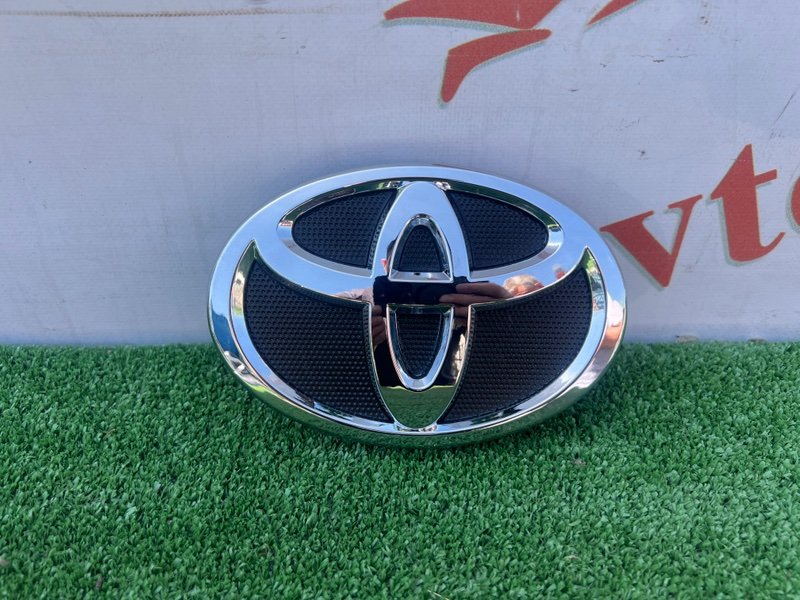 Эмблема решетки радиатора, 2000 рублей, Красноярск