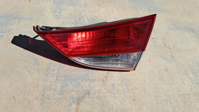 Фонарь в крышку багажника, 2000 рублей, Кузнецово