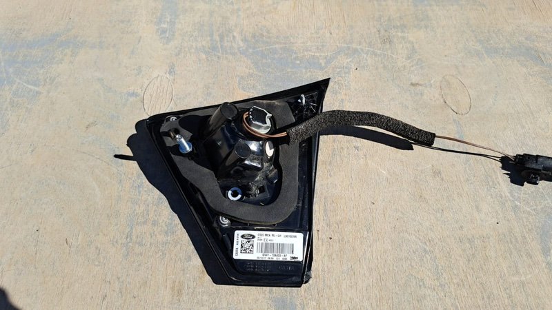 Фонарь в крышку багажника, 2000 рублей, Кузнецово