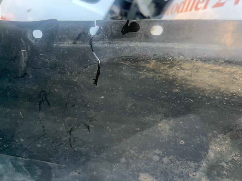 Подкрылок, 1000 рублей, Красноярск