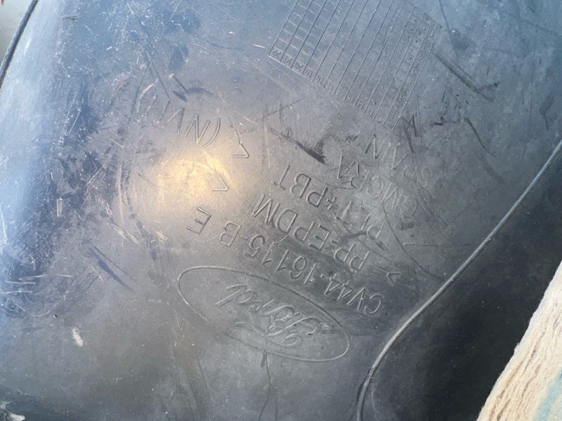 Подкрылок, 1000 рублей, Красноярск