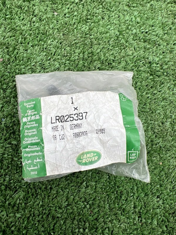 Болт крепления двери, 300 рублей, Красноярск