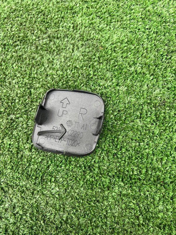 Заглушка буксировочного крюка, 500 рублей, Красноярск