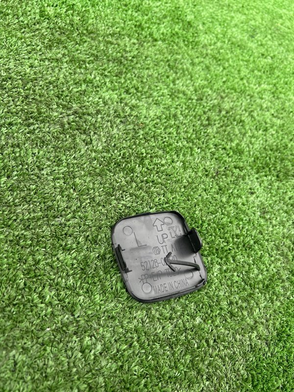 Заглушка буксировочного крюка, 500 рублей, Красноярск