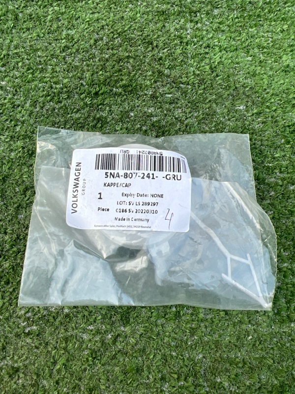 Заглушка буксировочного крюка, 1000 рублей, Красноярск