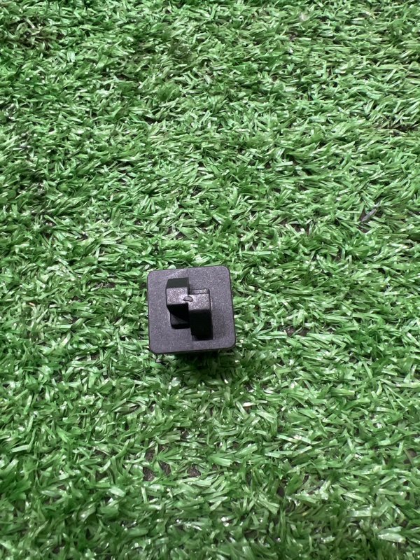 Клипса кузова, 100 рублей, Красноярск