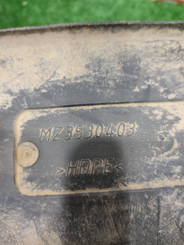 Подкрылок, 1000 рублей, Красноярск