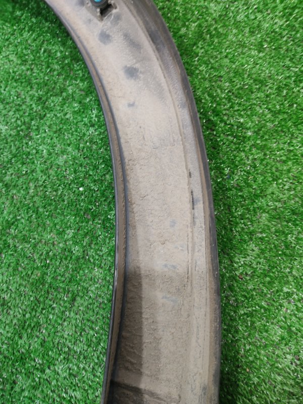 Накладка крыла, 1000 рублей, Красноярск