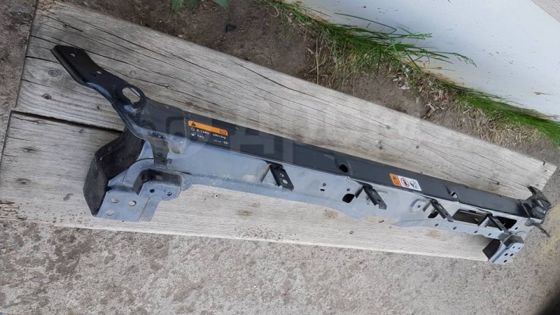 Верхняя часть рамки радиатора, 2000 рублей, Красноярск