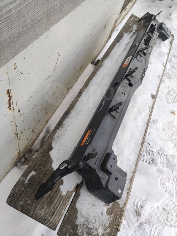 Верхняя часть рамки радиатора, 2000 рублей, Красноярск