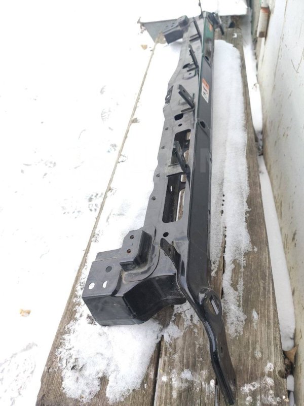 Верхняя часть рамки радиатора, 2000 рублей, Красноярск