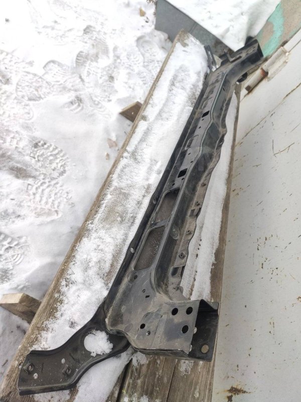 Верхняя часть рамки радиатора, 2000 рублей, Красноярск