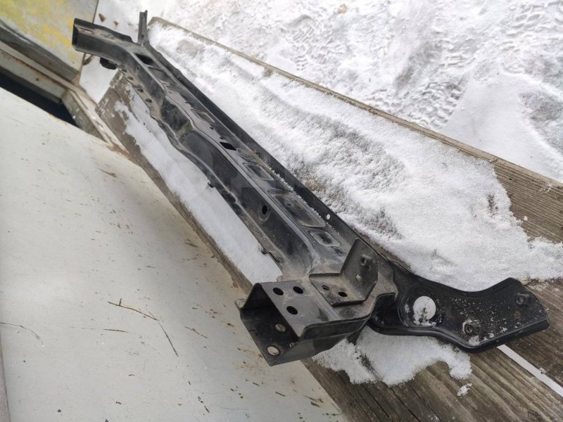 Верхняя часть рамки радиатора, 2000 рублей, Красноярск