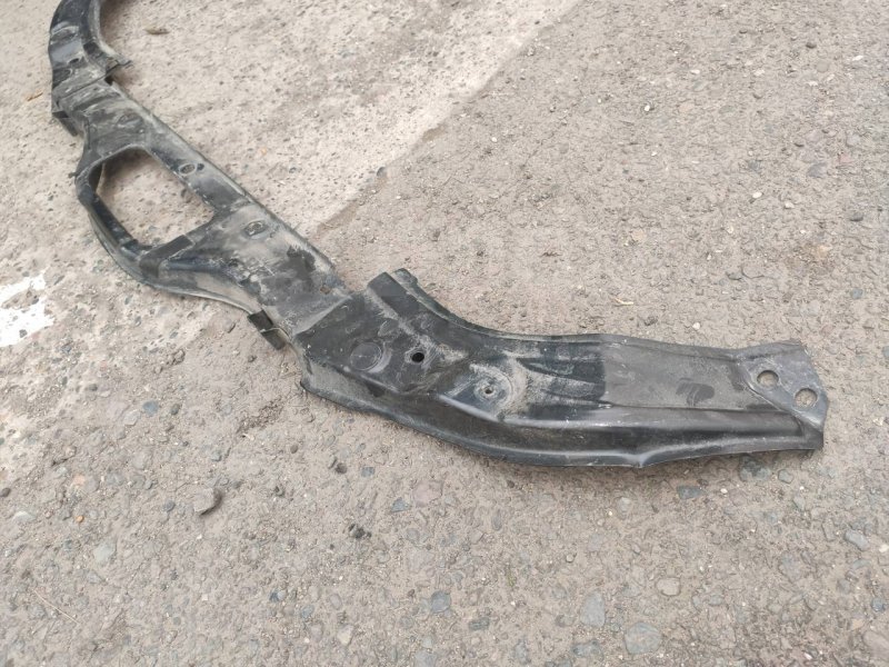 Верхняя часть рамки радиатора, 2000 рублей, Красноярск