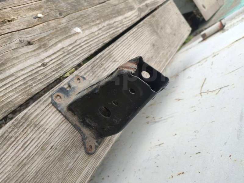 Кронштейн подрамника, 1000 рублей, Красноярск