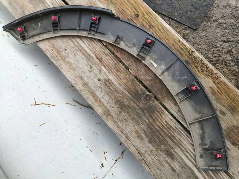 Накладка крыла, 1000 рублей, Красноярск