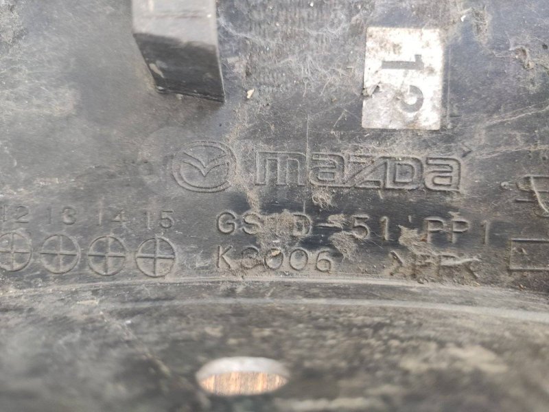 Накладка крыла, 500 рублей, Красноярск