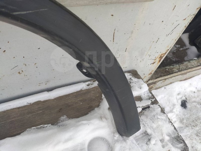 Накладка крыла, 1000 рублей, Красноярск