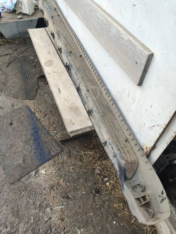 Накладка подножки, 2000 рублей, Красноярск