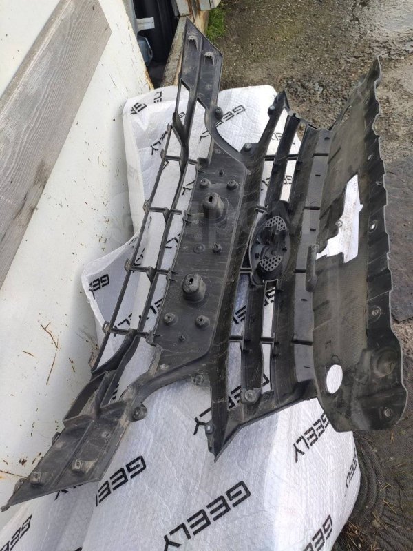 Решетка радиатора, 1000 рублей, Красноярск