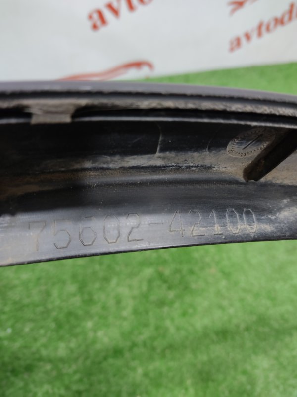 Накладка крыла, 2000 рублей, Красноярск