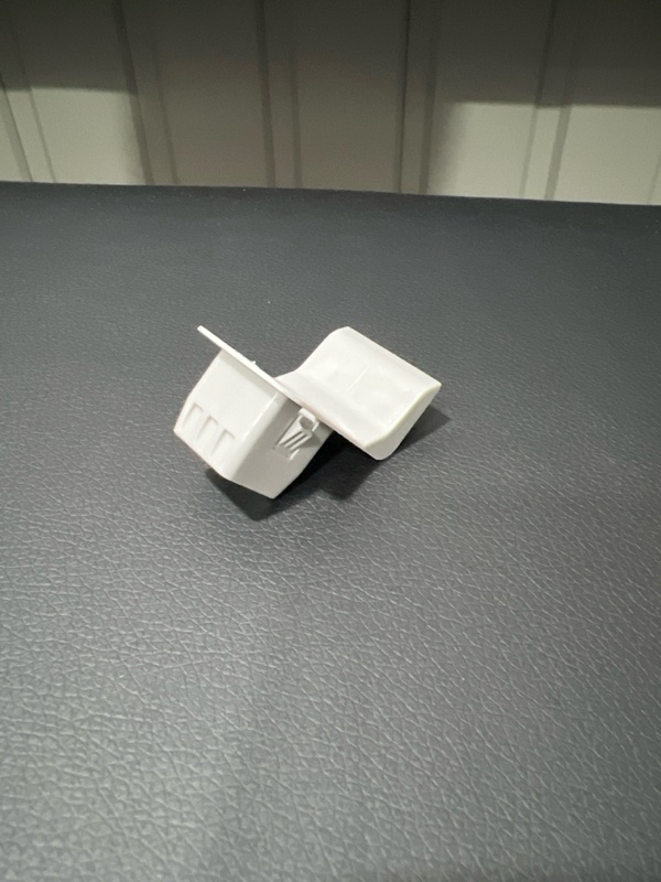 Клипса кузова, 200 рублей, Красноярск