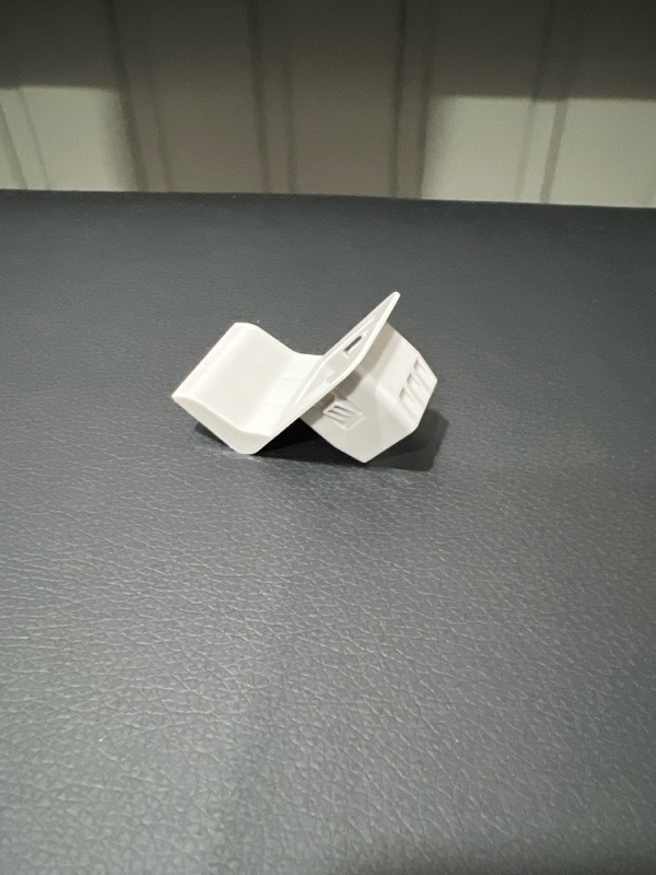 Клипса кузова, 200 рублей, Красноярск