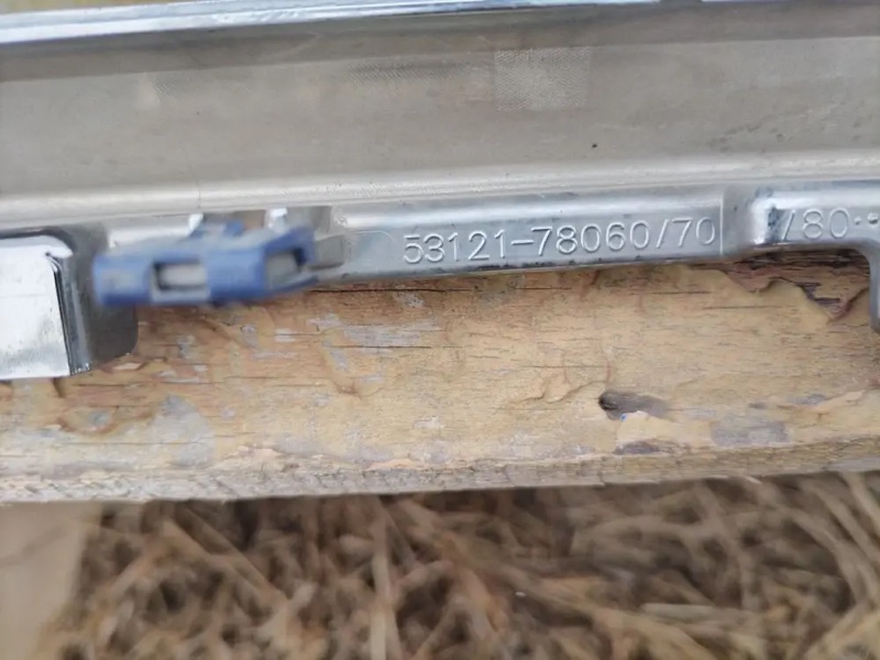 Молдинг решетки радиатора, 8000 рублей, Кузнецово