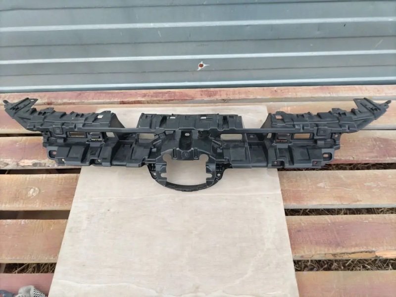 Кронштейн решетки радиатора, 3000 рублей, Кузнецово