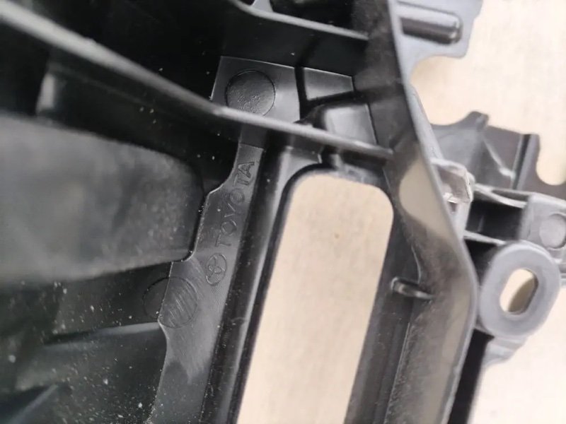 Кронштейн решетки радиатора, 3000 рублей, Кузнецово